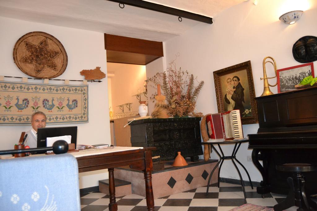 Su Cantaru Guesthouse Villanova Monteleone Esterno foto