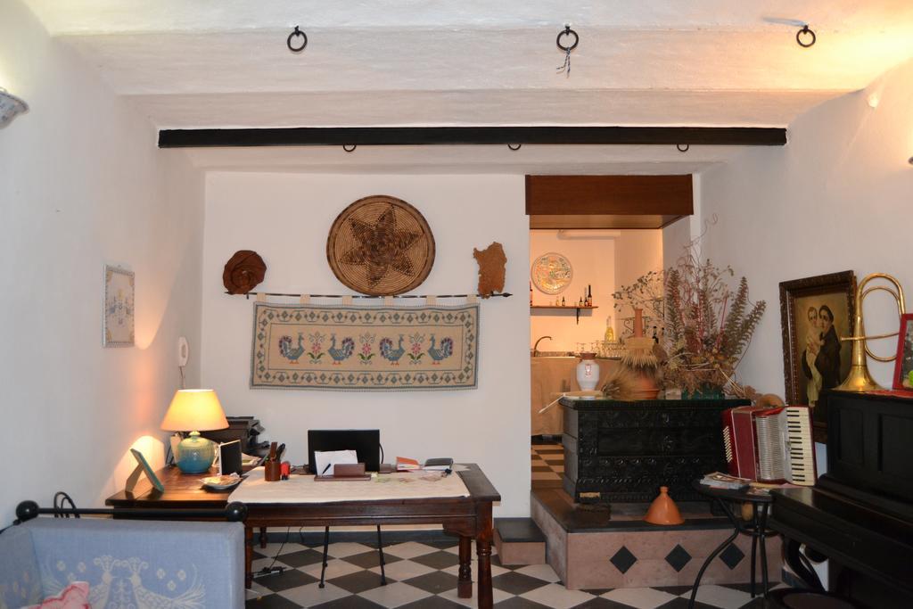 Su Cantaru Guesthouse Villanova Monteleone Esterno foto