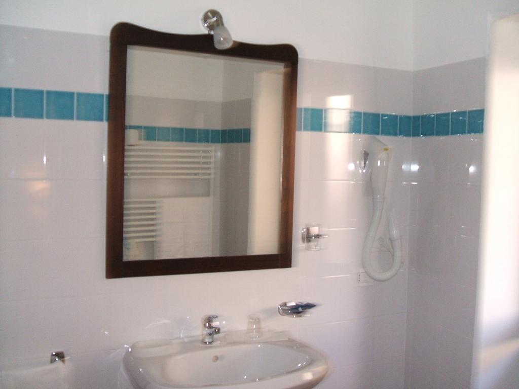 Su Cantaru Guesthouse Villanova Monteleone Esterno foto