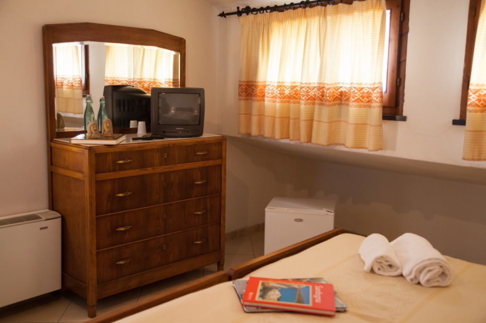 Su Cantaru Guesthouse Villanova Monteleone Esterno foto